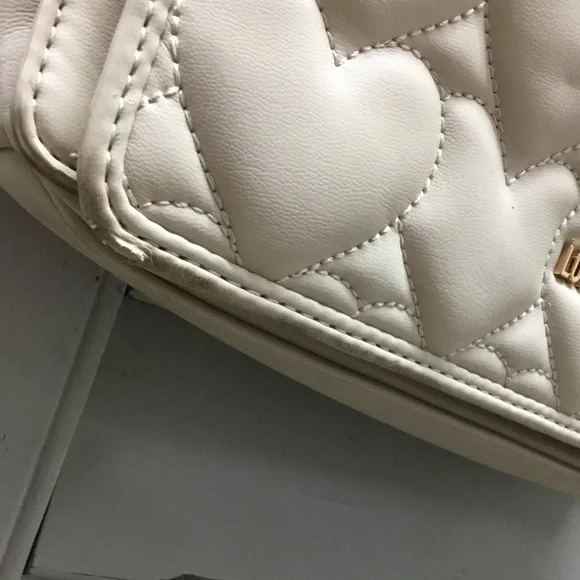 Love Moschino handbag with chain straps and hearts like new - Picture 3 of 4